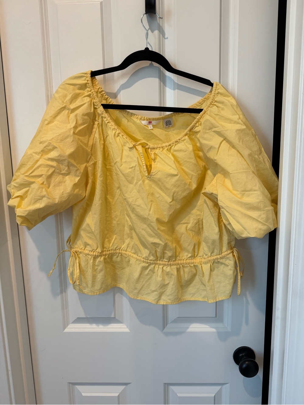 Levi’s Women’s Yellow Puff-Sleeve Peasant Blouse